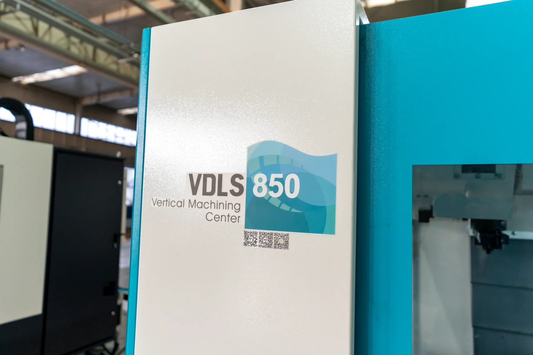 VDLS850 model identification plate on the machine enclosure